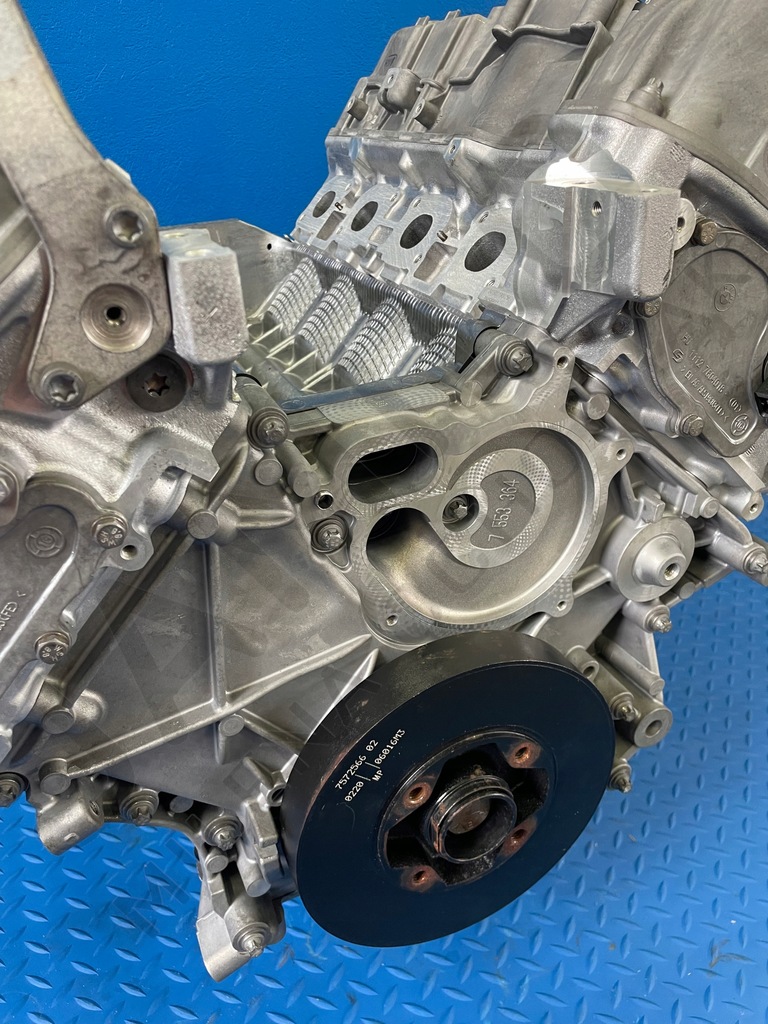 Moteur S63 B44 B — vue 9