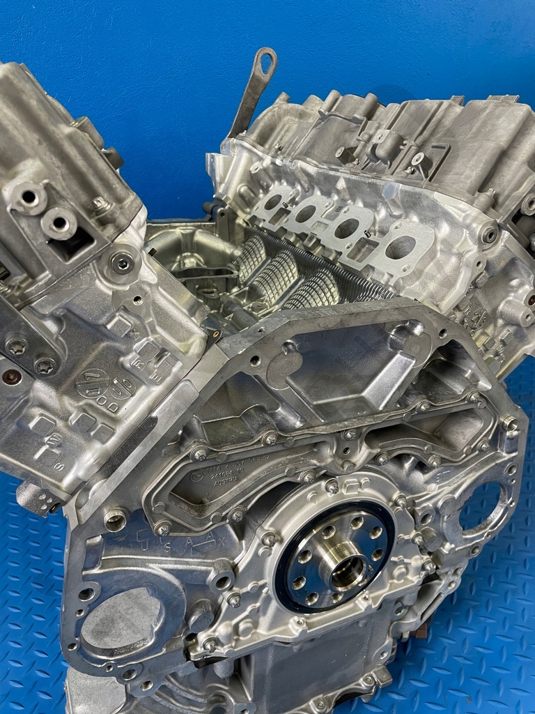 Moteur S63 B44 B — vue 13