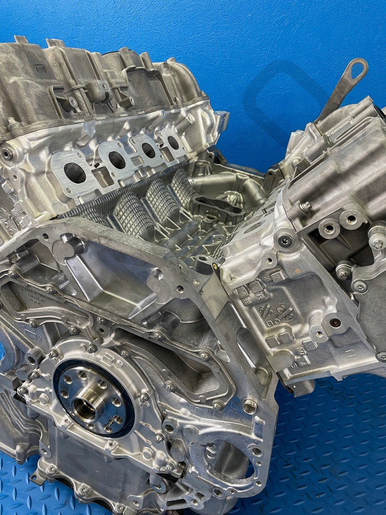 Moteur S63 B44 B — vue 14