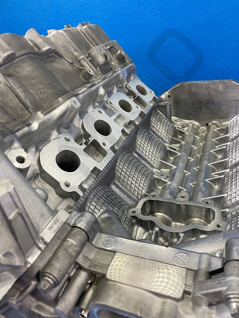 Moteur S63 B44 B — vue 12